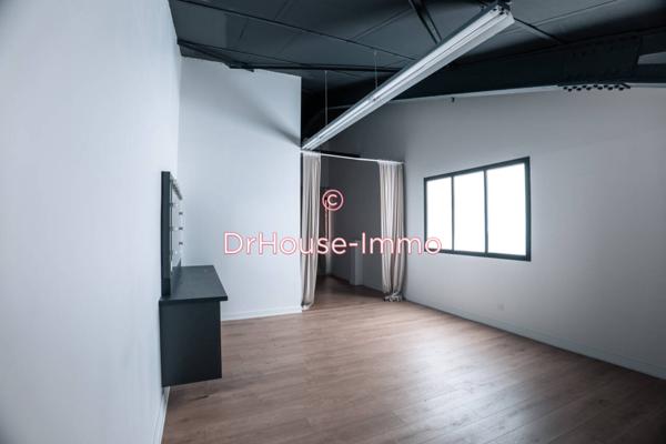 Commerce à louer 7 pièces de 2 266 m²