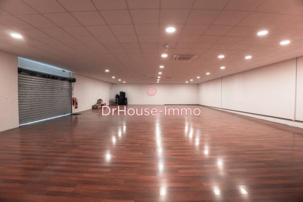 Commerce à louer 7 pièces de 2 266 m²
