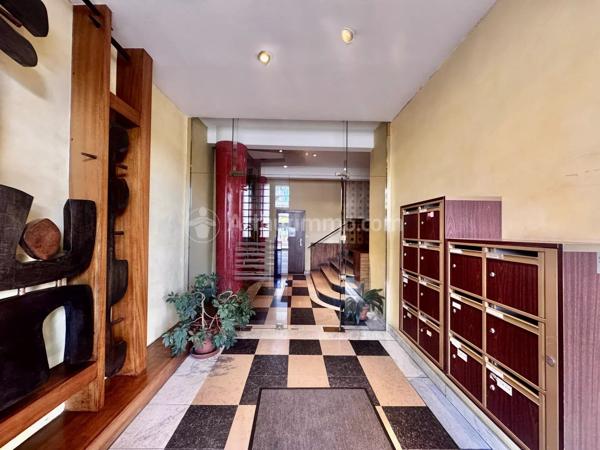 Vente                                                      Appartement
                        
                     3 pièces                      75 m2                     à Clermont-Ferrand
