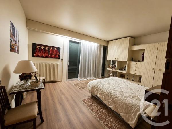 Maison à vendre  6 pièces - 266,41 m 2   GRAULHET  - 81