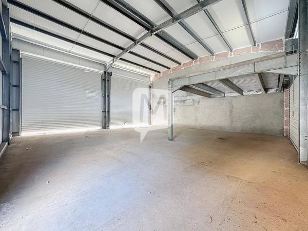 Dpt Guyane (973), à louer MACOURIA local commercial de 180,6 m²