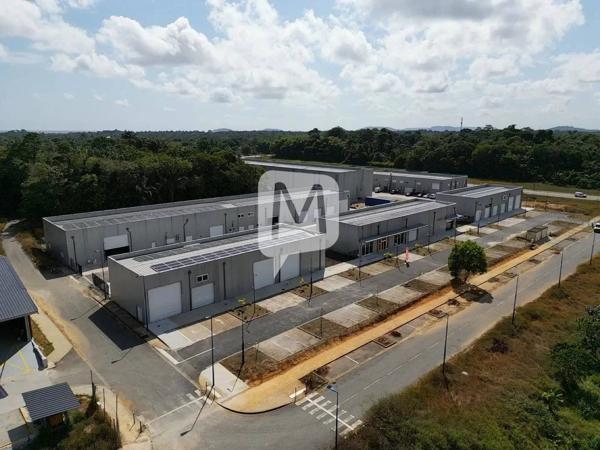 Dpt Guyane (973), à louer MACOURIA local commercial de 180,6 m²