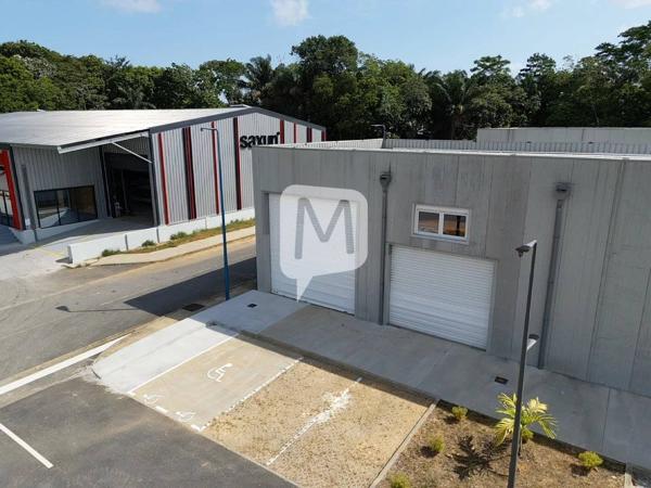 Dpt Guyane (973), à louer MACOURIA local commercial de 180,6 m²