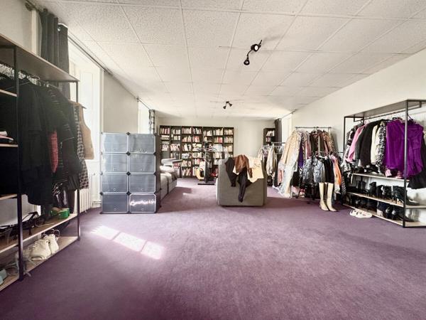 Maison - À vendre - 317 m² - LAVAL | The Door Man