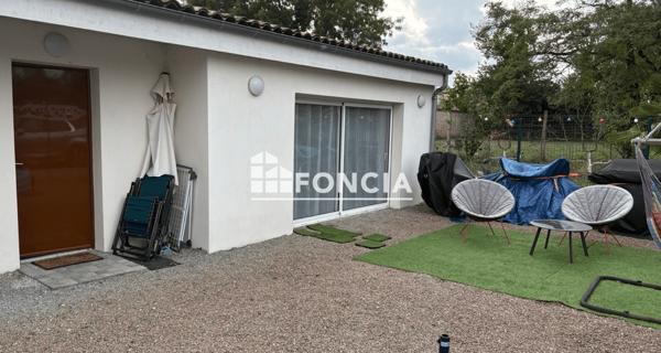 Location Appartement 4 pièces 78.31 m² - Nancras 17600