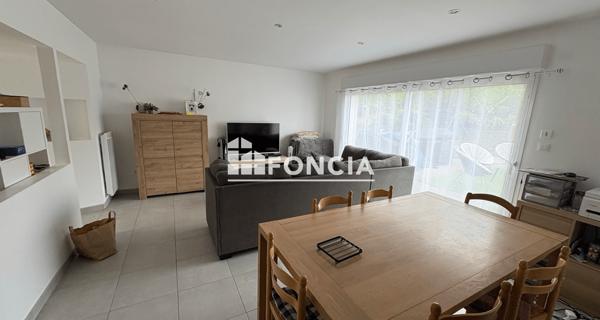 Location Appartement 4 pièces 78.31 m² - Nancras 17600