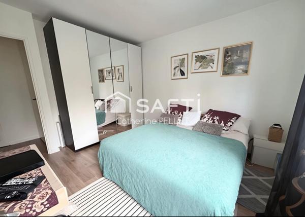 Appartement lumineux 3 pièces avec balcon – Immeuble récent – Parking – Proche écoles et transports