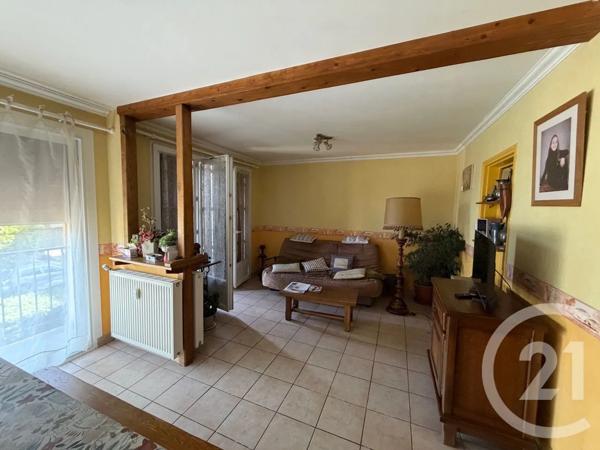Appartement T3 à vendre  4 pièces - 69 m 2   AURILLAC  - 15