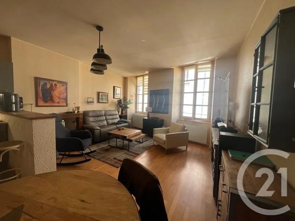 Appartement T3 à vendre  4 pièces - 69 m 2   AURILLAC  - 15