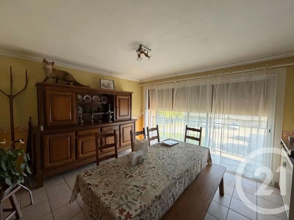 Appartement T3 à vendre  4 pièces - 69 m 2   AURILLAC  - 15