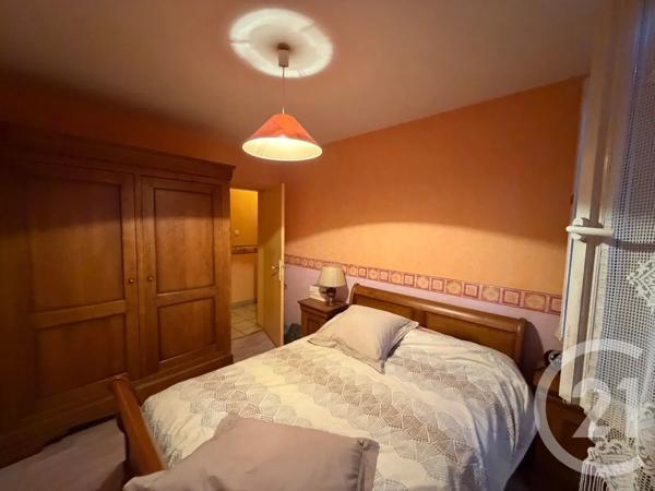 Appartement T3 à vendre  4 pièces - 69 m 2   AURILLAC  - 15
