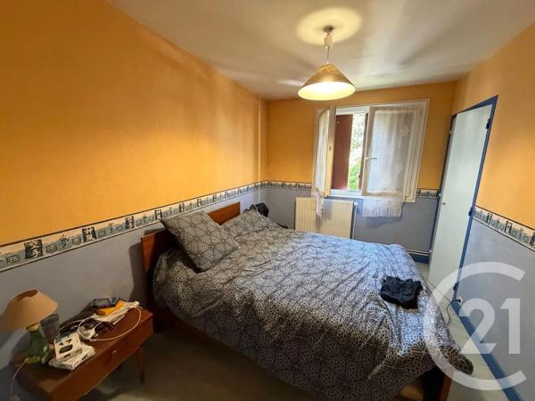 Appartement T3 à vendre  4 pièces - 69 m 2   AURILLAC  - 15