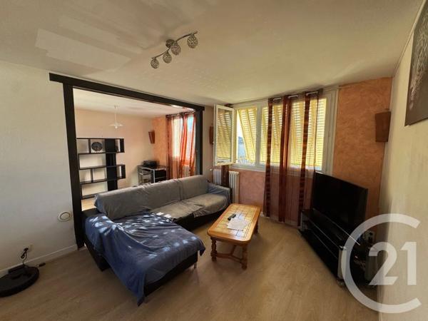 Appartement T3 à vendre  4 pièces - 69 m 2   AURILLAC  - 15