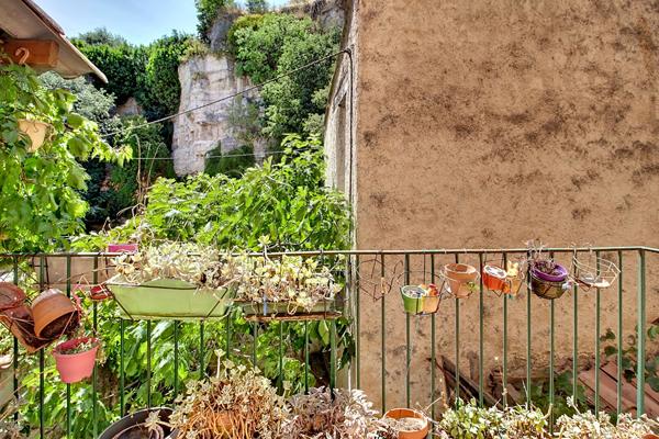 EXCLUSIVITE ! A VENDRE DRAGUIGNAN studio + appartement T2 + combles + cave