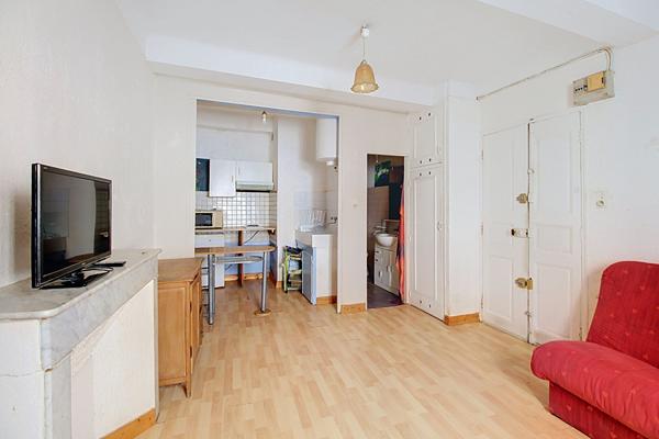 EXCLUSIVITE ! A VENDRE DRAGUIGNAN studio + appartement T2 + combles + cave