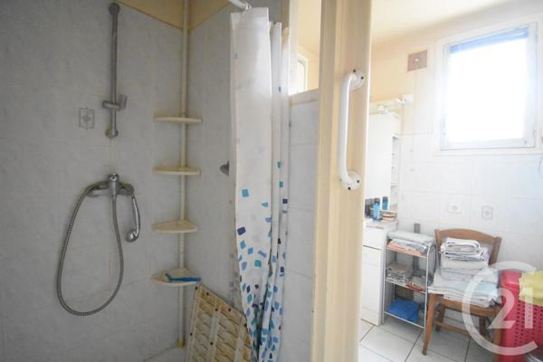 Maison à vendre  5 pièces - 108 m 2   CUSSET  - 03
