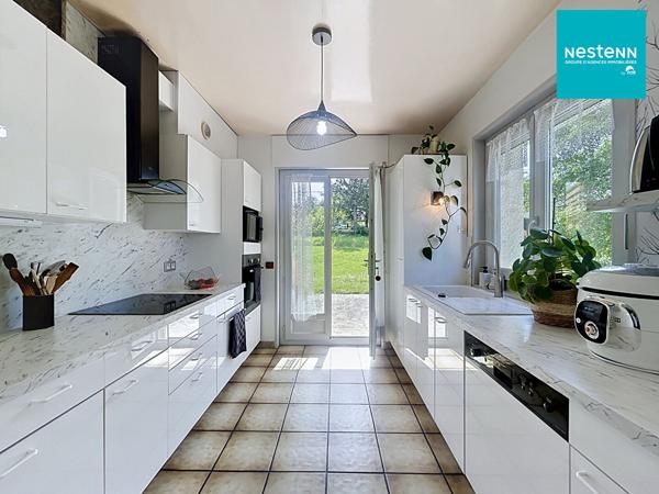 Maison familiale Périgneux - 6 pièces - terrain de 2 000m² avec piscine couverte