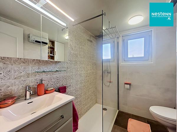 Maison familiale Périgneux - 6 pièces - terrain de 2 000m² avec piscine couverte