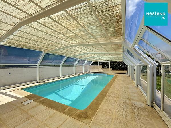 Maison familiale Périgneux - 6 pièces - terrain de 2 000m² avec piscine couverte