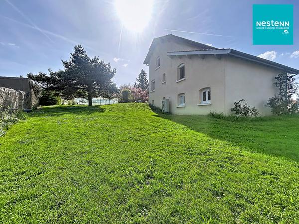 Maison familiale Périgneux - 6 pièces - terrain de 2 000m² avec piscine couverte