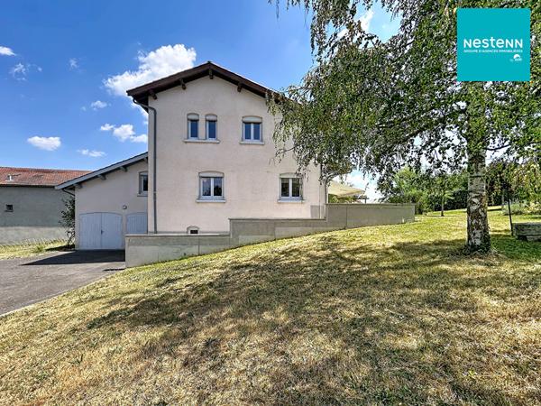 Maison familiale Périgneux - 6 pièces - terrain de 2 000m² avec piscine couverte