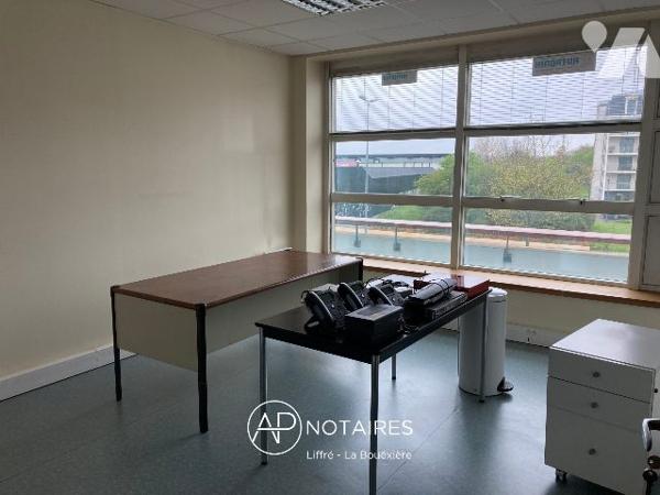 BUREAU 48 m² CESSON-SÉVIGNÉ  ESPACE MONNIAIS  PARKING