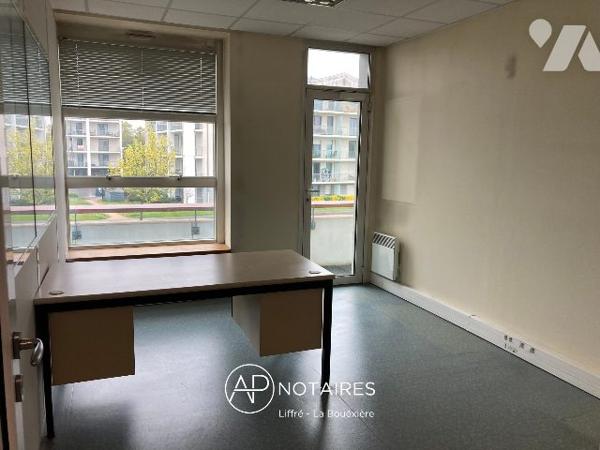 BUREAU 48 m² CESSON-SÉVIGNÉ  ESPACE MONNIAIS  PARKING