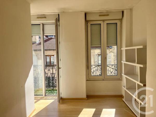 Appartement F3 à vendre  3 pièces - 65 m 2   ST ETIENNE  - 42