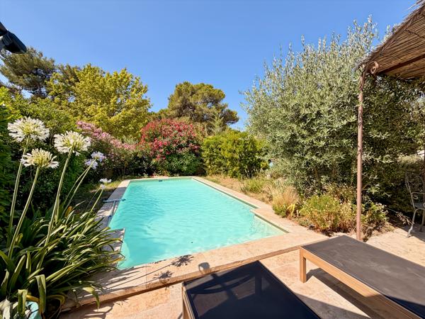 VENTABREN – MAISON DE PLAIN-PIED 3 CHAMBRES AVEC PISCINE, JARDIN ET VUE NATURE
