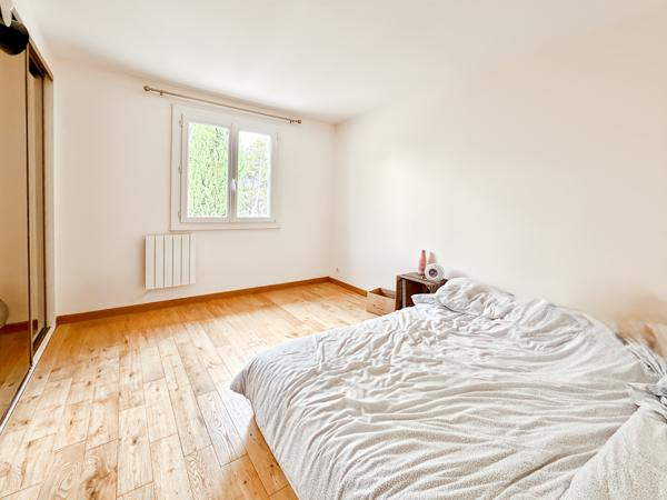 VENTABREN – MAISON DE PLAIN-PIED 3 CHAMBRES AVEC PISCINE, JARDIN ET VUE NATURE