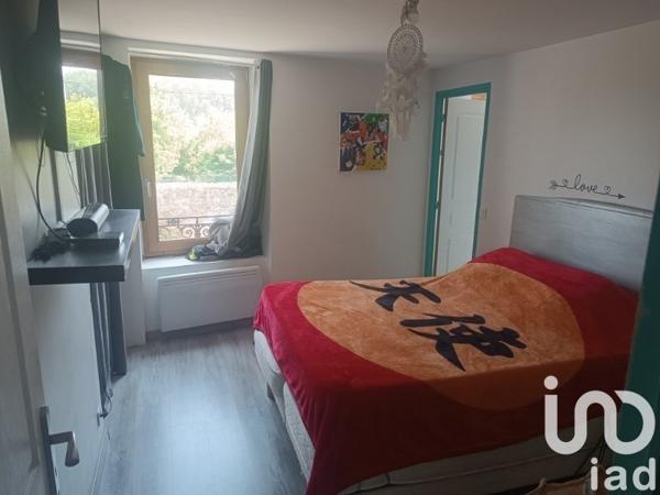 Maison 5 pièces de 100 m² à Serrières (07340)