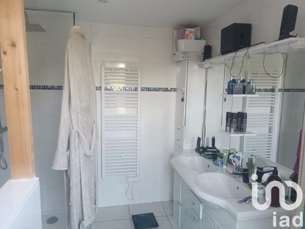 Maison 5 pièces de 100 m² à Serrières (07340)