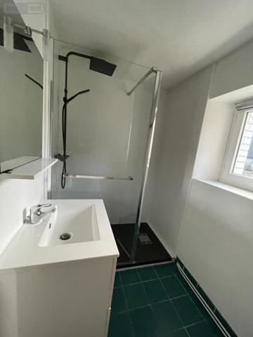 Maison à louer à Nuillé-sur-Vicoin en Mayenne (53970), ref : 53032-L322