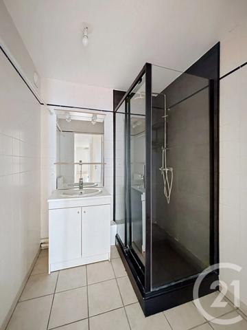 Appartement F4 à vendre  4 pièces - 70,16 m 2   CLERMONT FERRAND  - 63