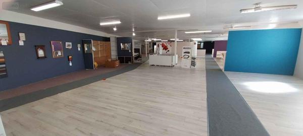 Local Professionnel et commercial à vendre à Saint-James dans la Manche (50240), ref : 12541/2210