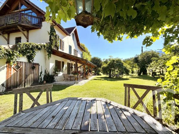 Maison à vendre  8 pièces - 276,91 m 2   YENNE  - 73
