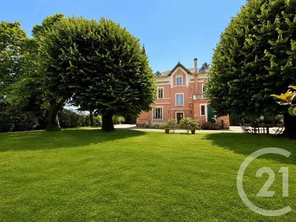 Maison à vendre  8 pièces - 276,91 m 2   YENNE  - 73