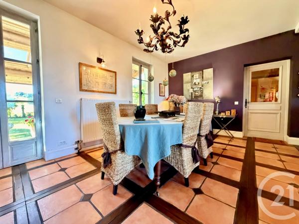 Maison à vendre  8 pièces - 276,91 m 2   YENNE  - 73