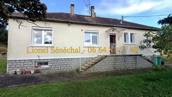 Terrain à bâtir entièrement plat de plus de 3 000 m2 avec une maison de 95 m2 avec travaux à prévoir