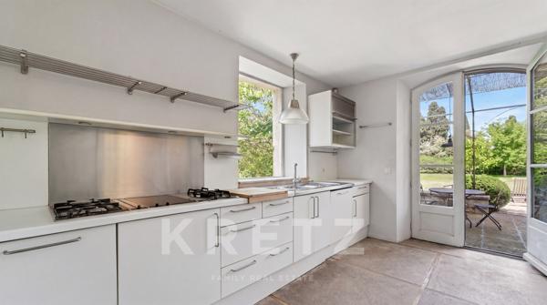 Mas provençal de caractère avec piscine et parc paysager à vendre à Saint-Rémy-de-Provence
