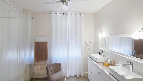 Corenc Montfleury très jolie maison années 30 entièrement rénovée.