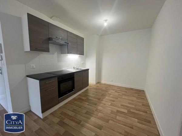Appartement à louer 2 pièces 46.05m² Lusignan (86600)