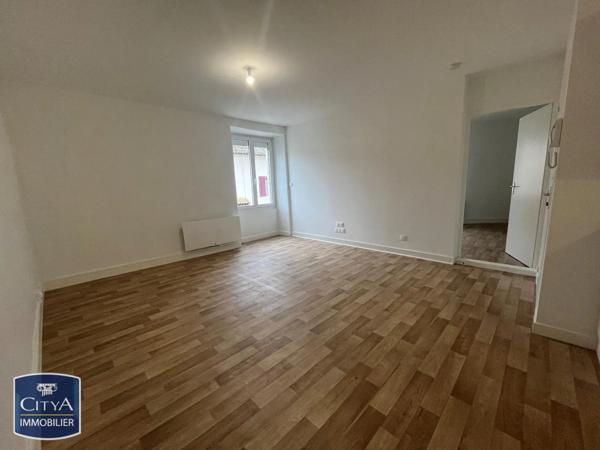 Appartement à louer 2 pièces 46.05m² Lusignan (86600)