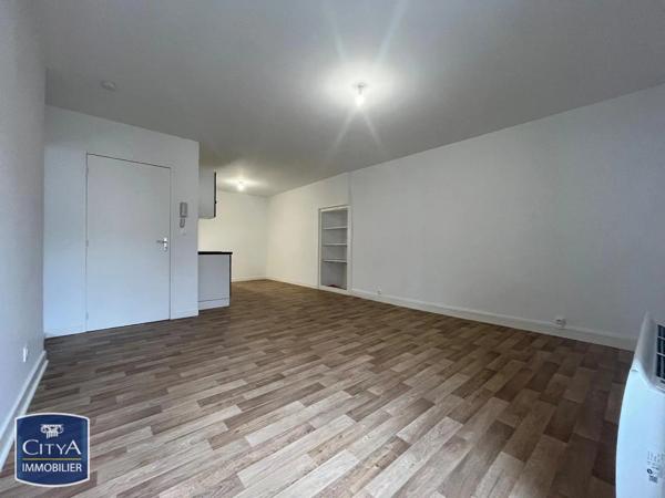 Appartement à louer 2 pièces 46.05m² Lusignan (86600)