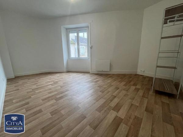 Appartement à louer 2 pièces 46.05m² Lusignan (86600)
