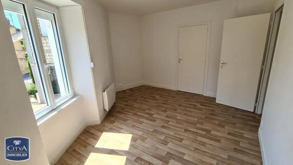 Appartement à louer 2 pièces 46.05m² Lusignan (86600)