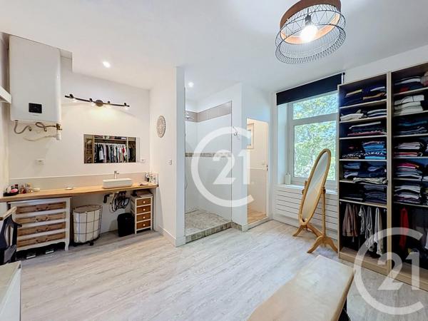 Maison à vendre  4 pièces - 146,77 m 2   SALIN DE GIRAUD  - 13