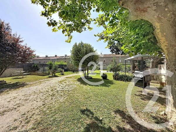 Maison à vendre  4 pièces - 146,77 m 2   SALIN DE GIRAUD  - 13