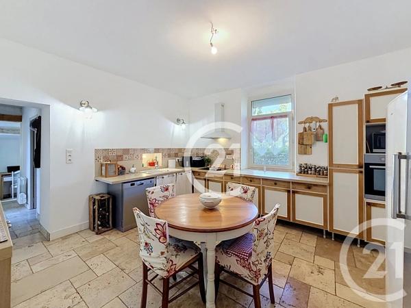 Maison à vendre  4 pièces - 146,77 m 2   SALIN DE GIRAUD  - 13