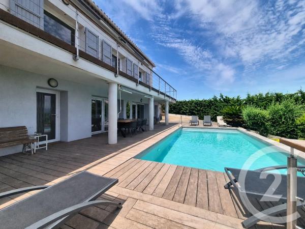 Maison à vendre  7 pièces - 161,40 m 2   FREJUS  - 83